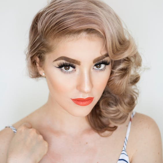 pexels-beatnik-peach-231242-734478